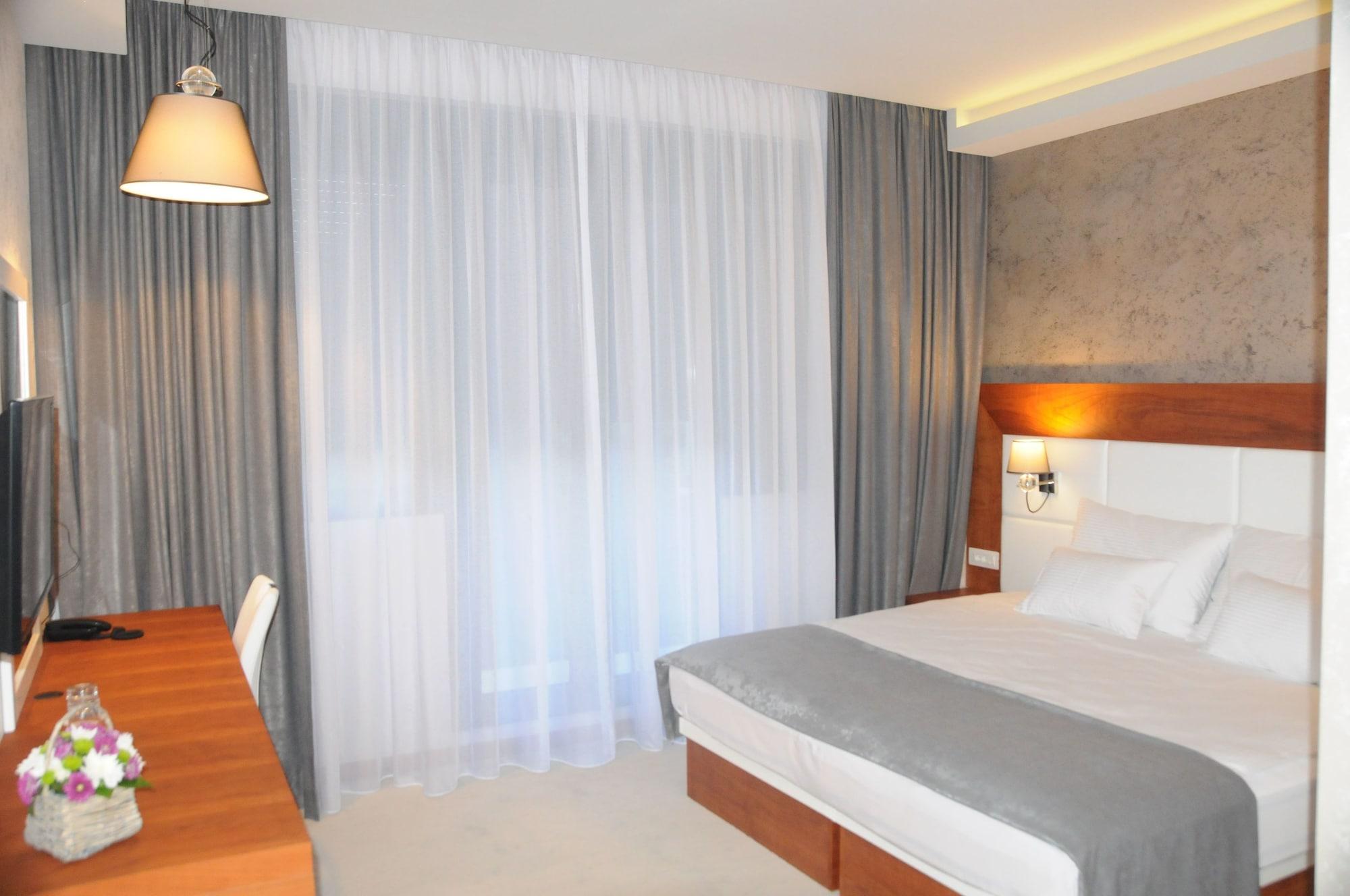 Hotel Porto In Kotor Exterior photo